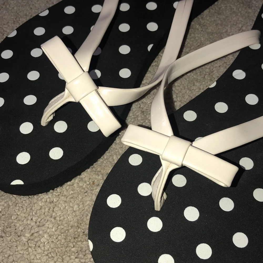 Esprit Women’s size 9 Flip Flops Polka Dots‎ Black White NWOT